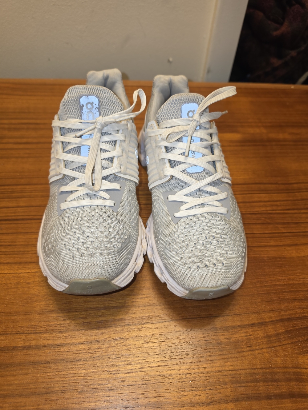 Light Gray Women's Athletic Running Shoes - Breathable Knit Design
